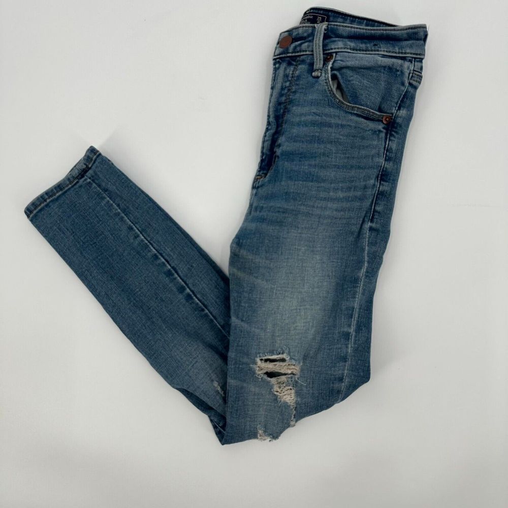 Abercrombie & Fitch Jeans Women's 0/25 Blue Denim‎ Distressed Simone High Rise
